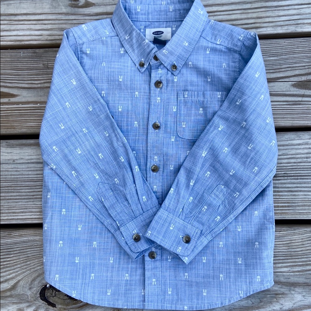 ⭐️ Old Navy Rabbit Ears Boy’s Button-down 5T